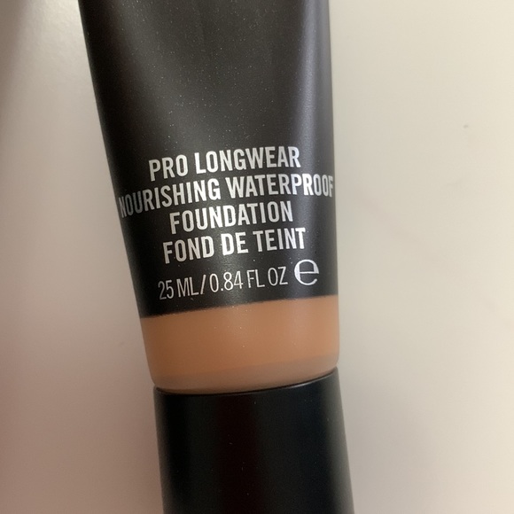 NEW MAC foundation - Picture 2 of 4